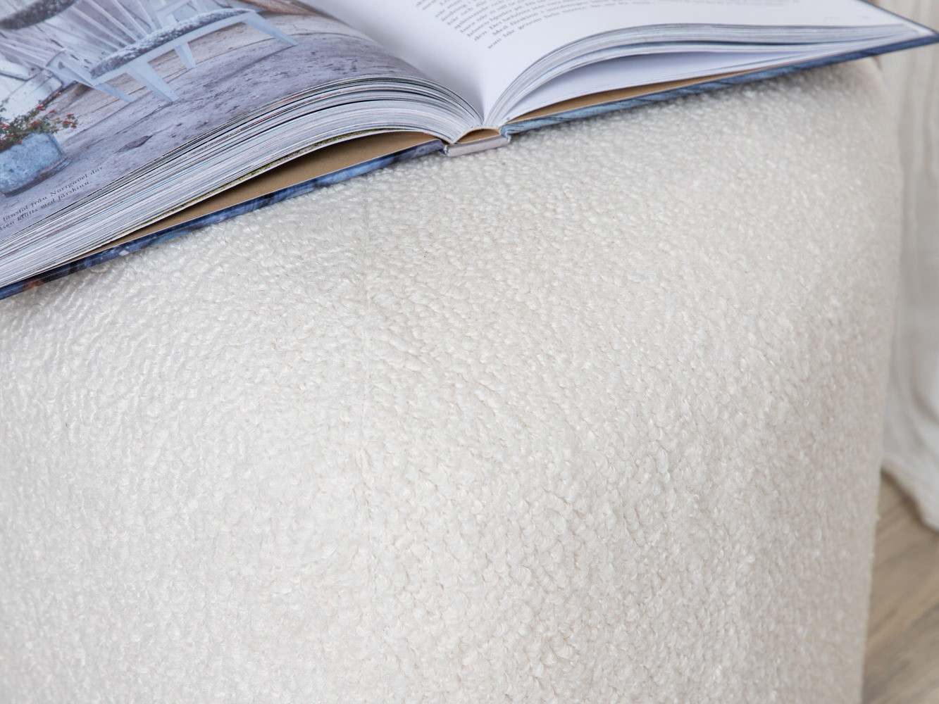 Ottoman Dallas 2942 (White)