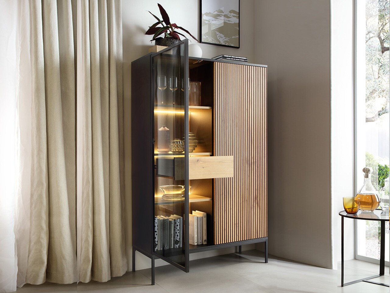 Bookcase Manal (Black + Wotan Oak)