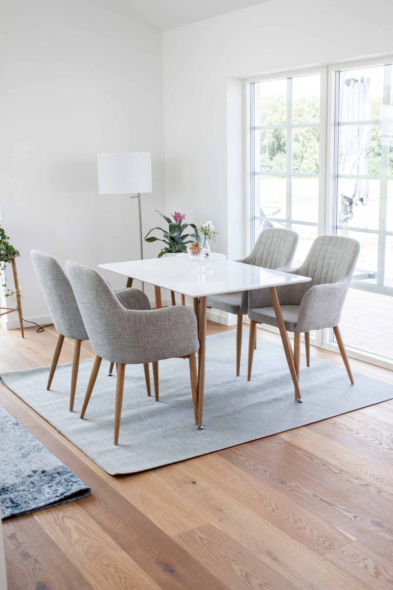 Table Dallas 4306 (Glossy white + Light wood)