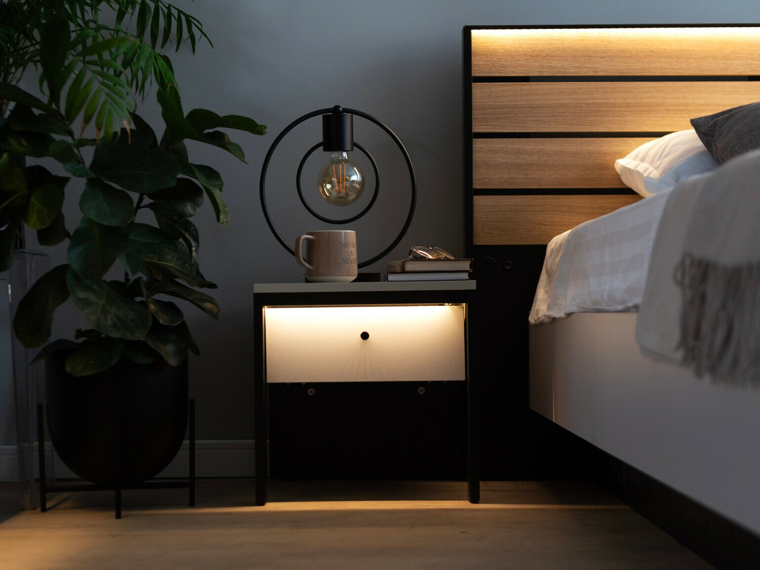 Bedside table Almela 104