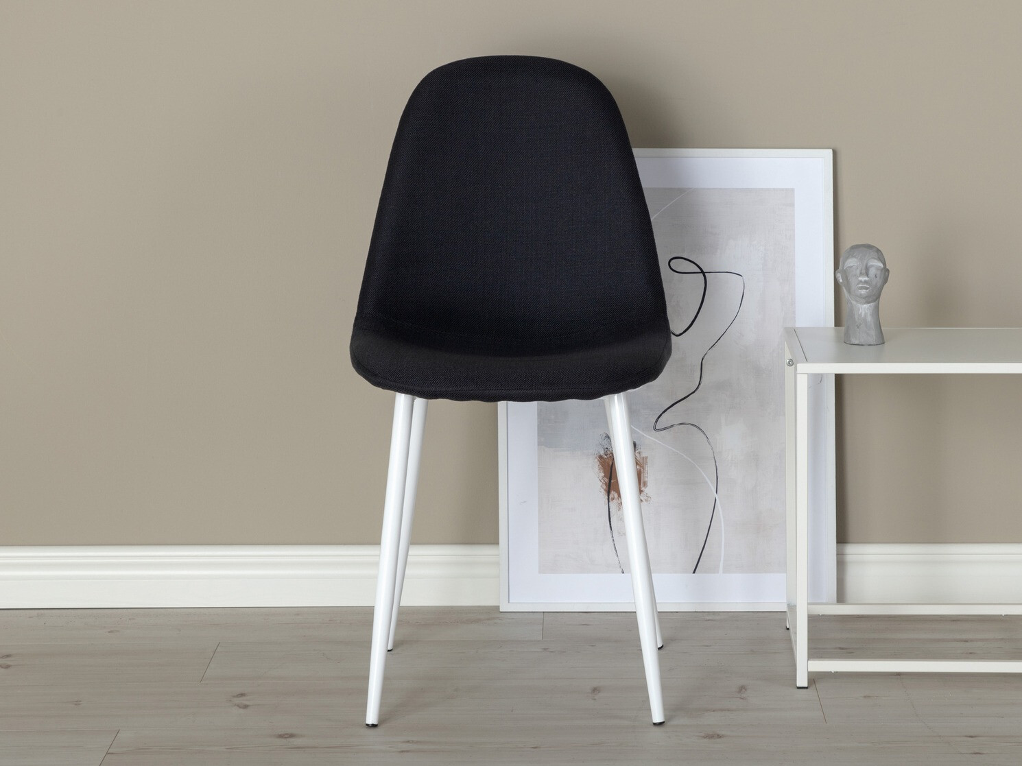 Chair Dallas 201 (Black + White)