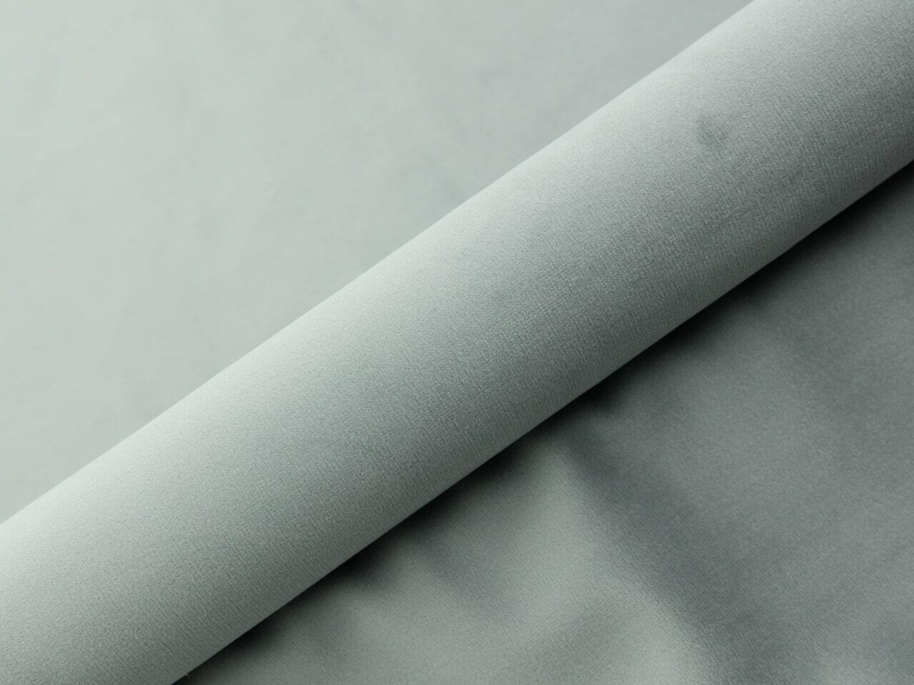 Bed Martinez 109 (Magic Velvet 2240)