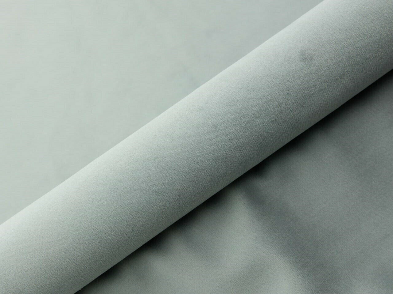 Bed Martinez 108 (Magic Velvet 2240)
