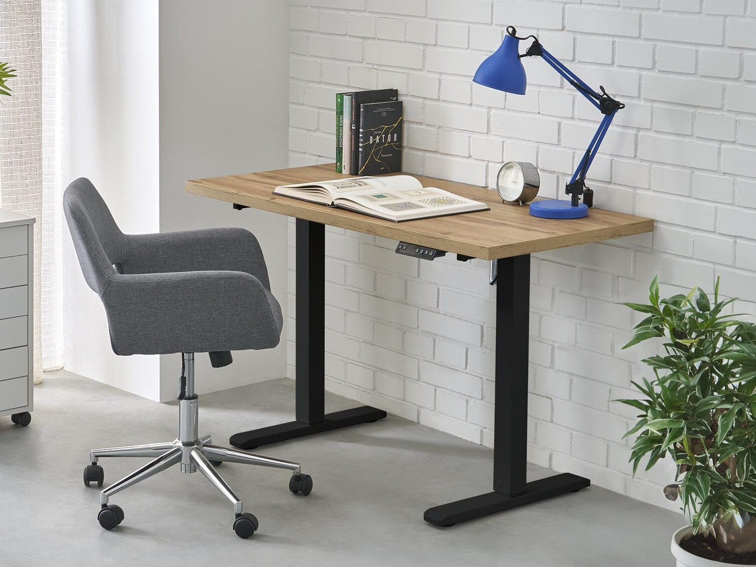 Height-adjustable desk Houston 1942 (Artisan oak + Black)