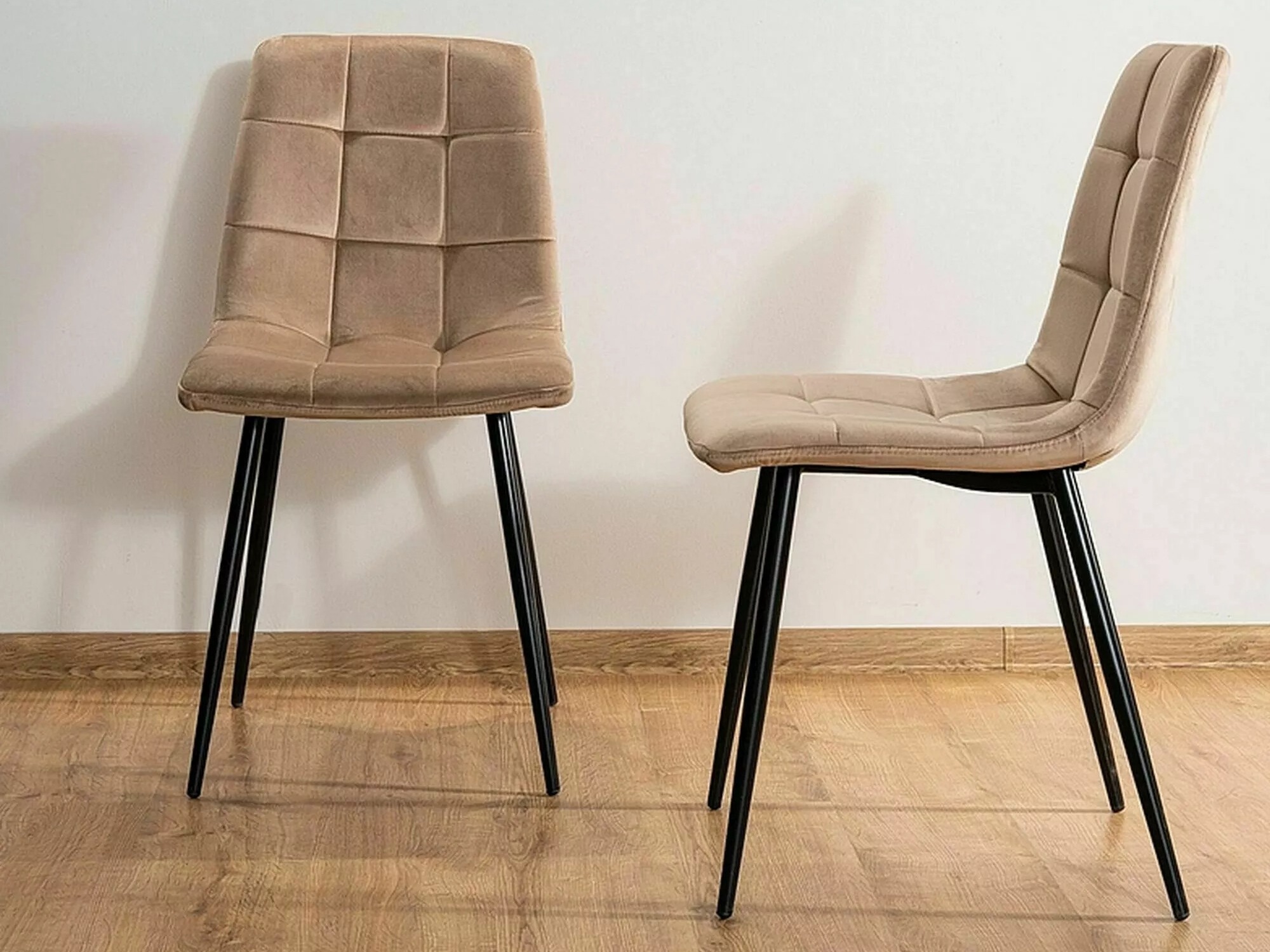 Chair Detroit 755 (Bluvel 28)
