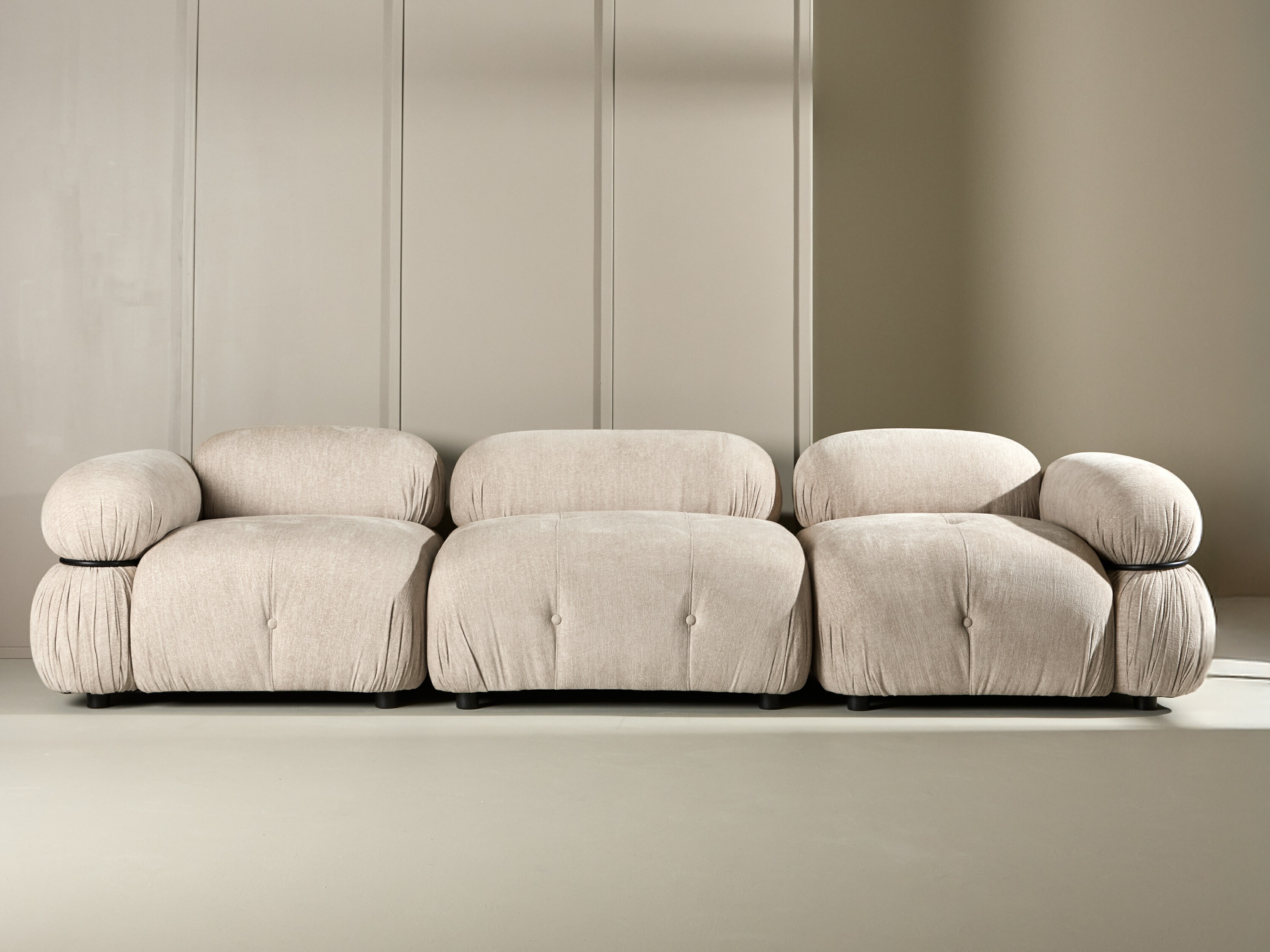 Modular armchair Evardale 105