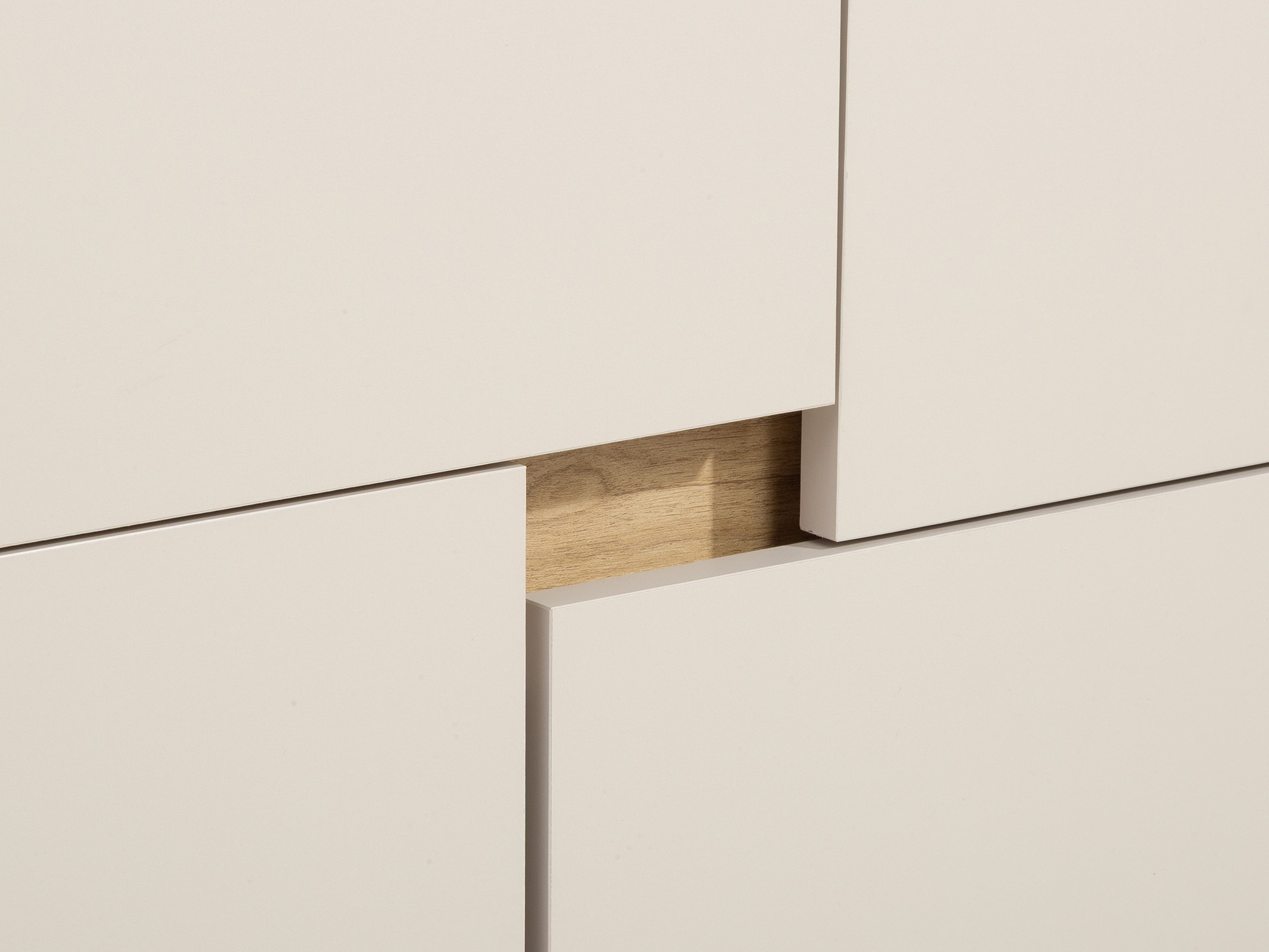 Chest of drawers Mavdori 101