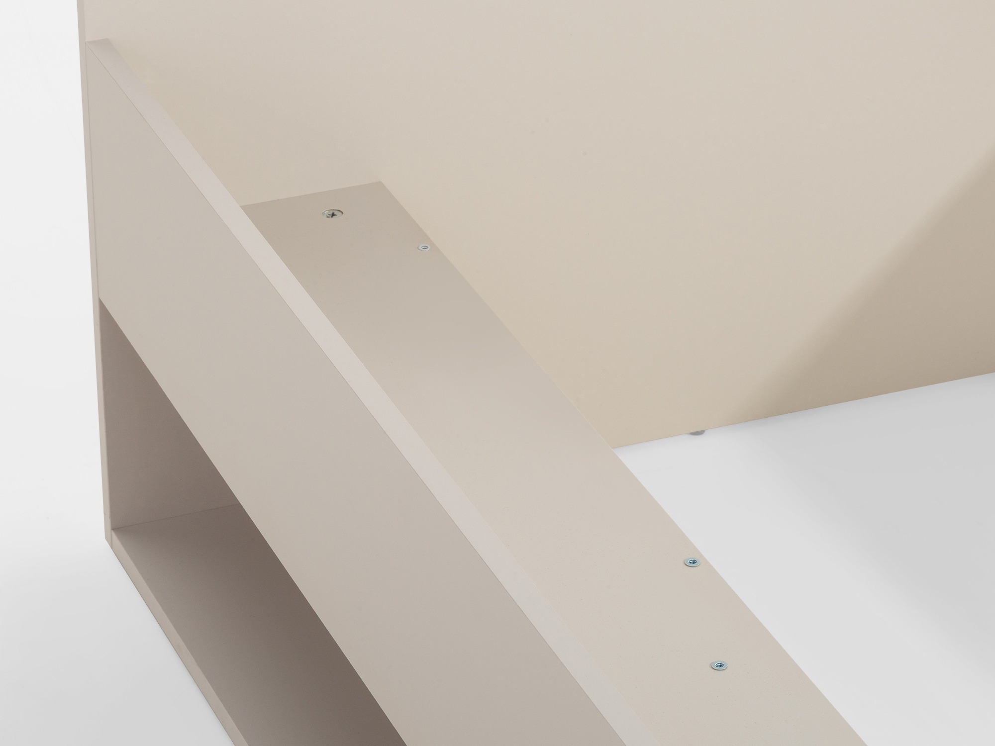 Bed Mavdori 107
