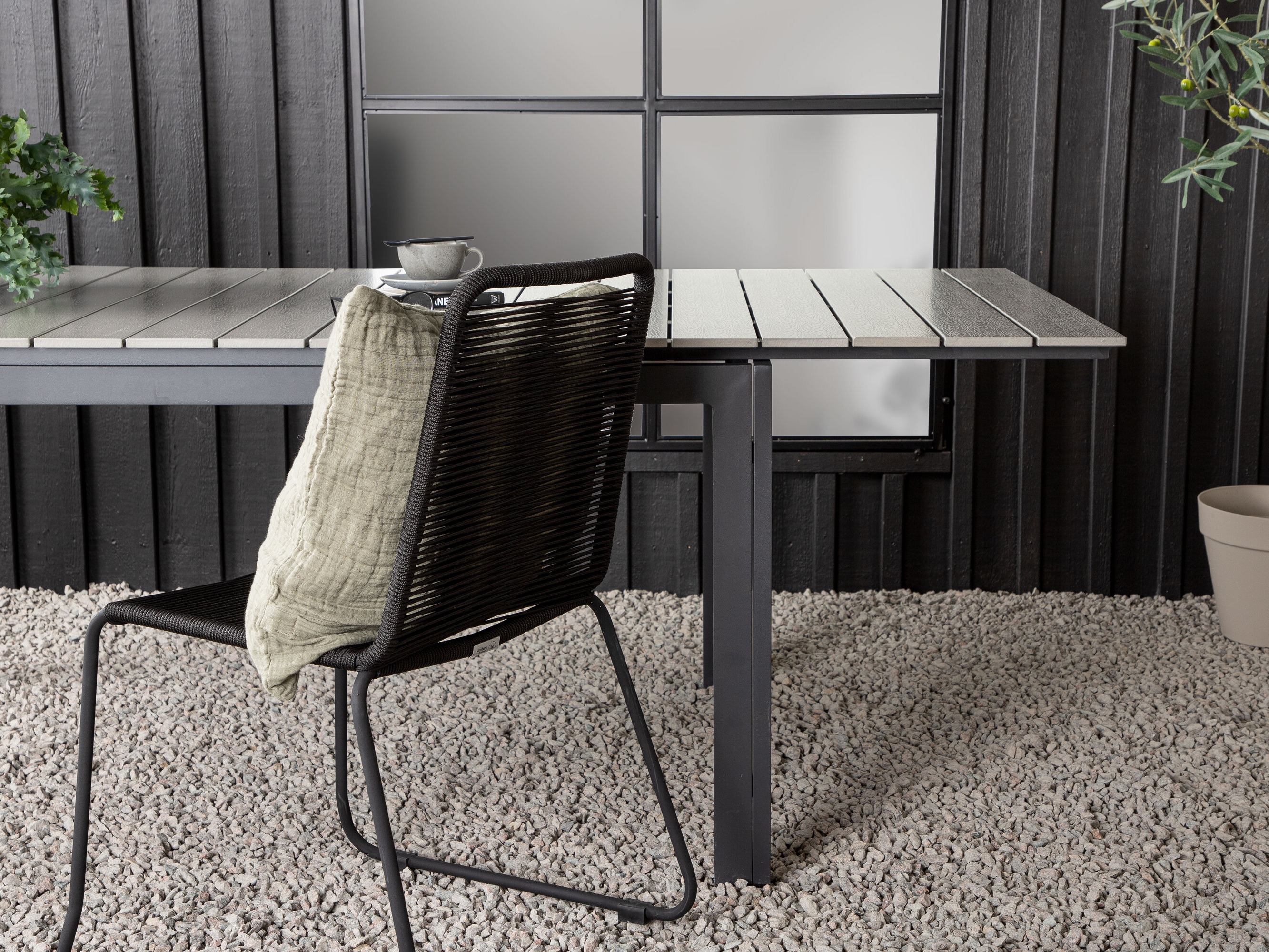 Outdoor table Dallas 665 (Grey + Black)