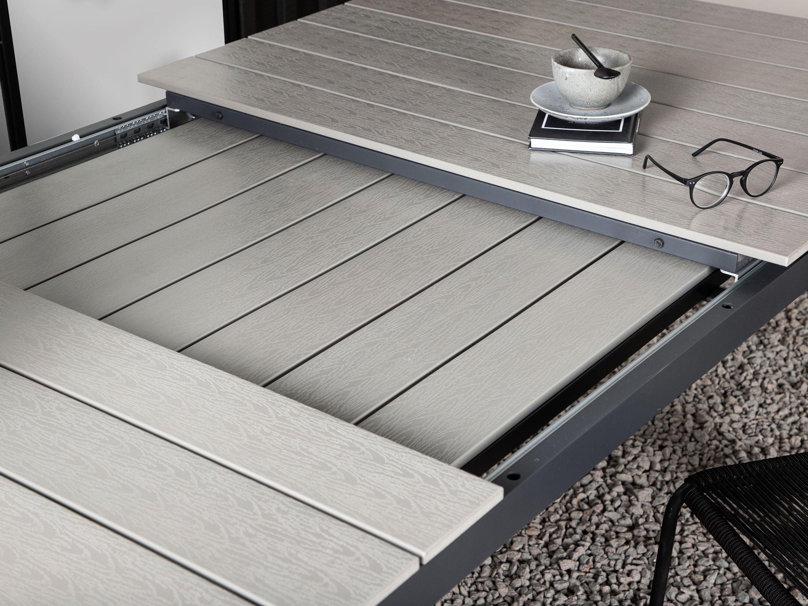 Outdoor table Dallas 665 (Grey + Black)