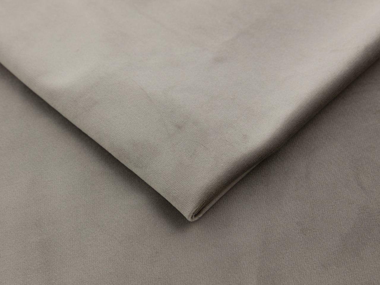 Continental bed Martinez 129 (Magic Velvet 2210)