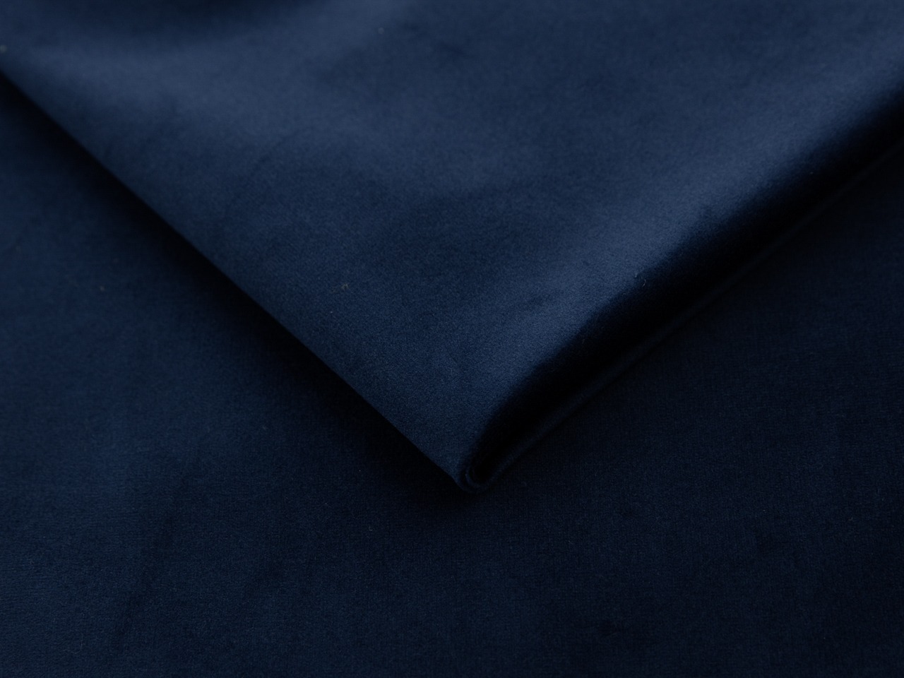Continental bed Martinez 129 (Magic Velvet 2216)