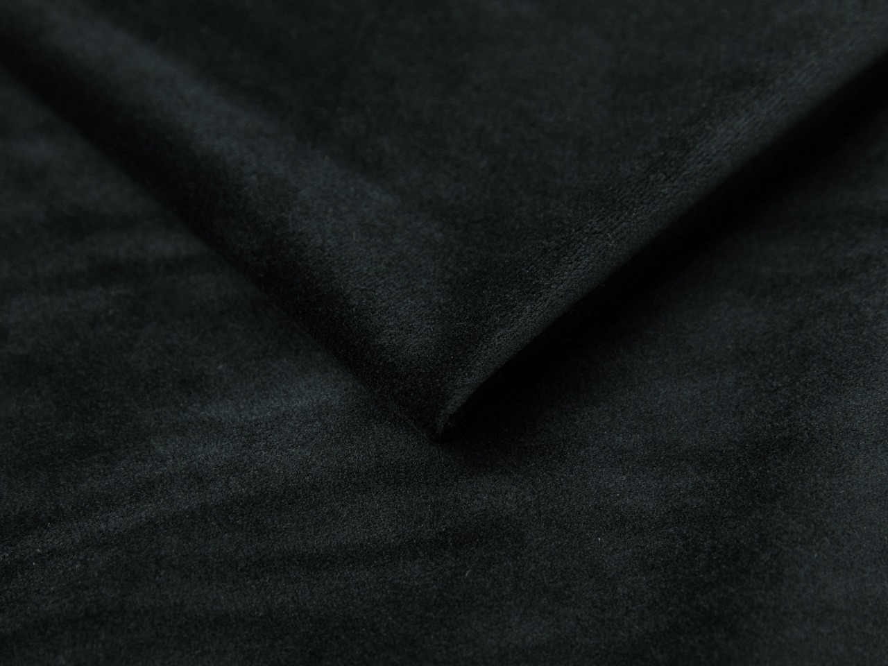 Continental bed Martinez 129 (Magic Velvet 2219)