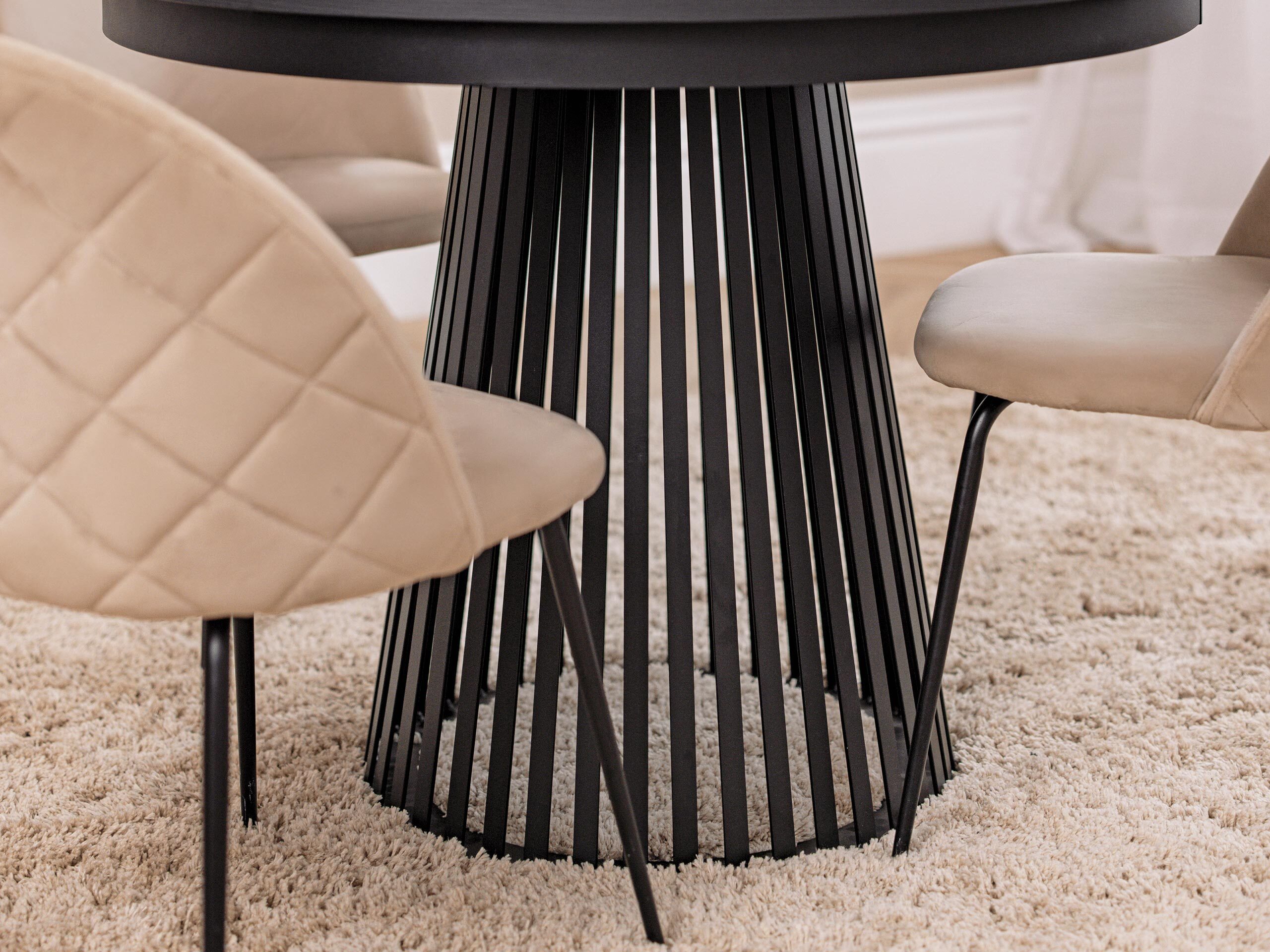 Table Stanton 152 (Cashmere)