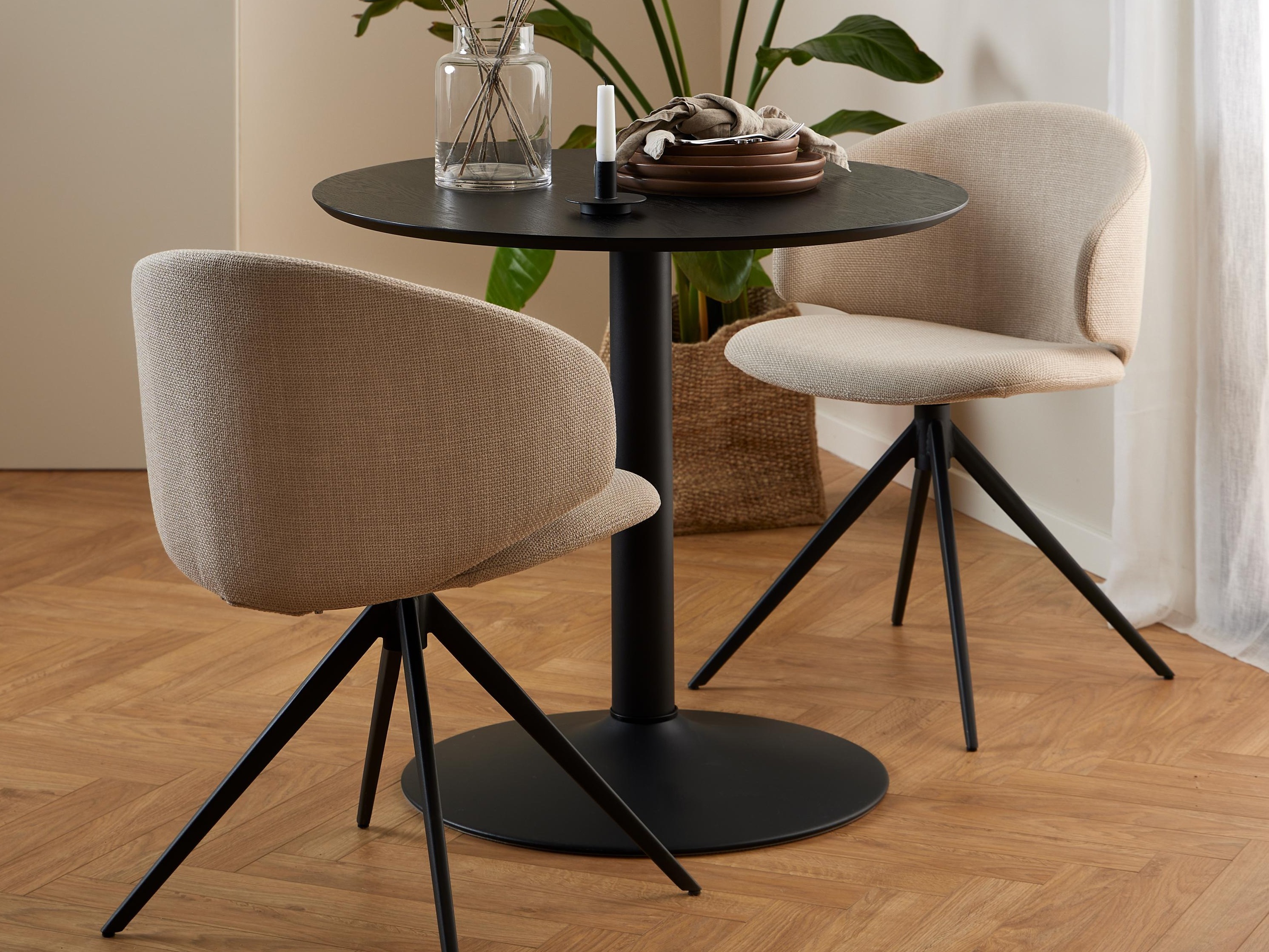 Table Norsica 1057 (Black + Black ash)