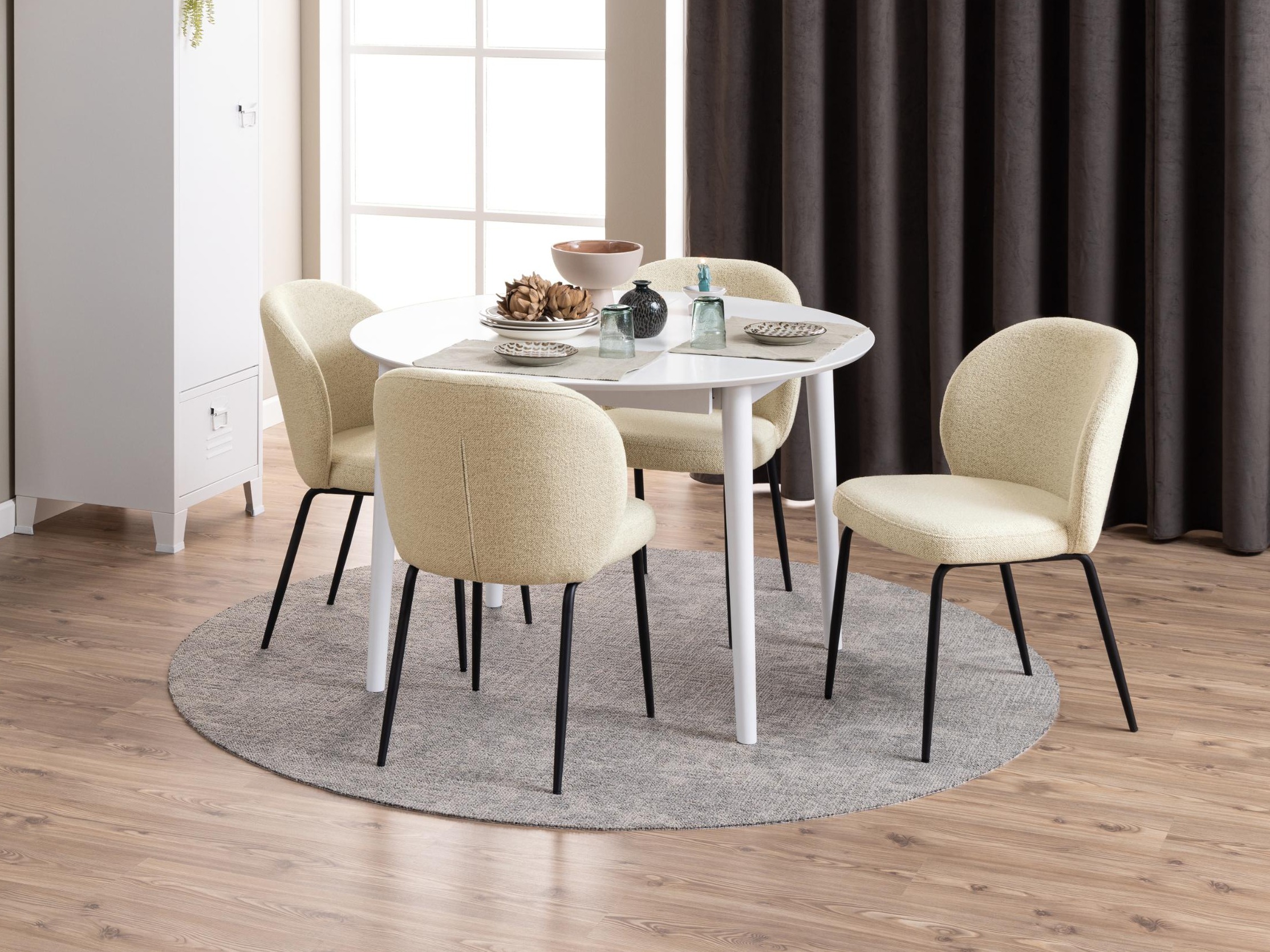 Chair Norsica 389 (Cream + Black)