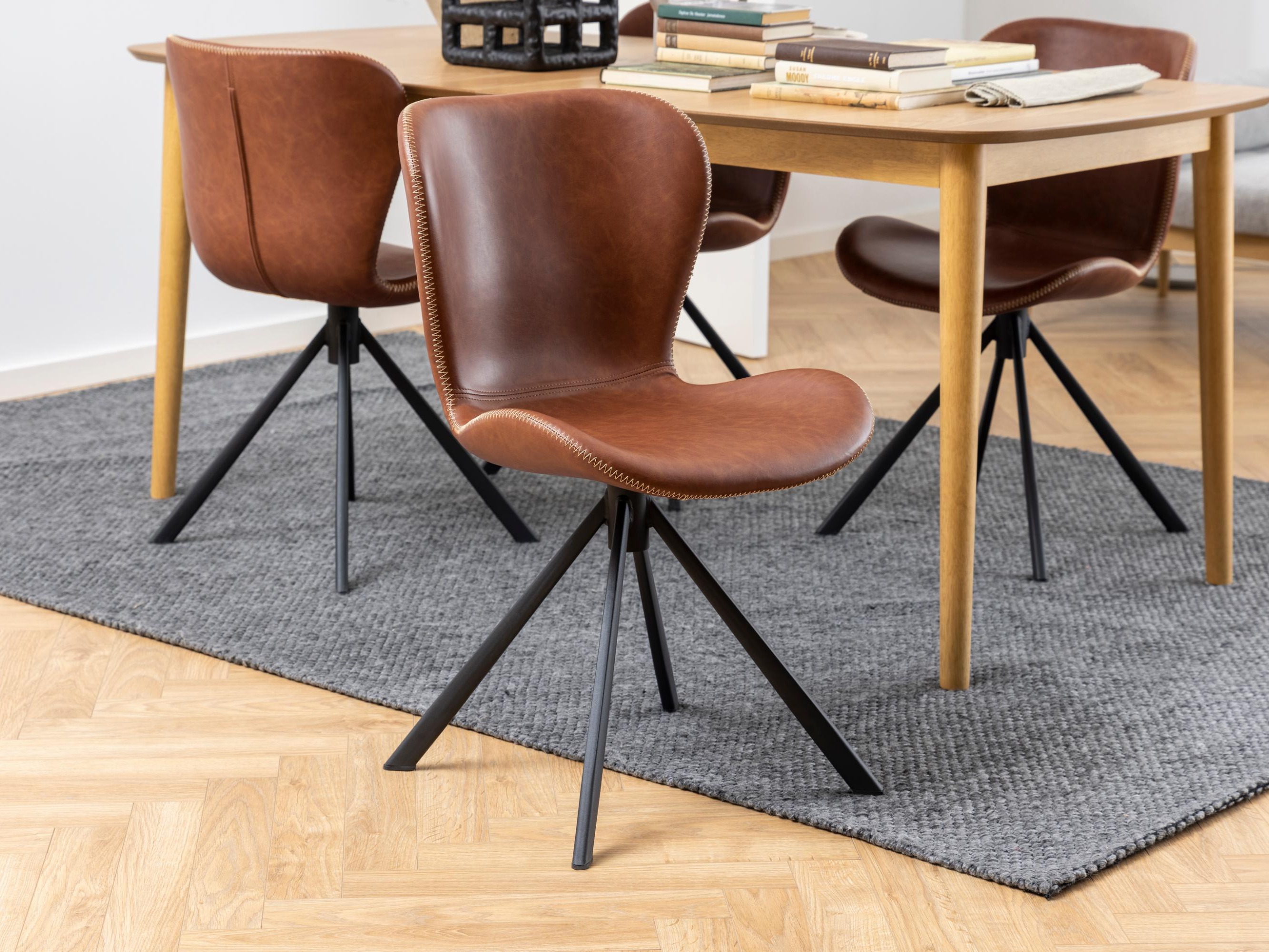 Chair Norsica 642 (Brown)