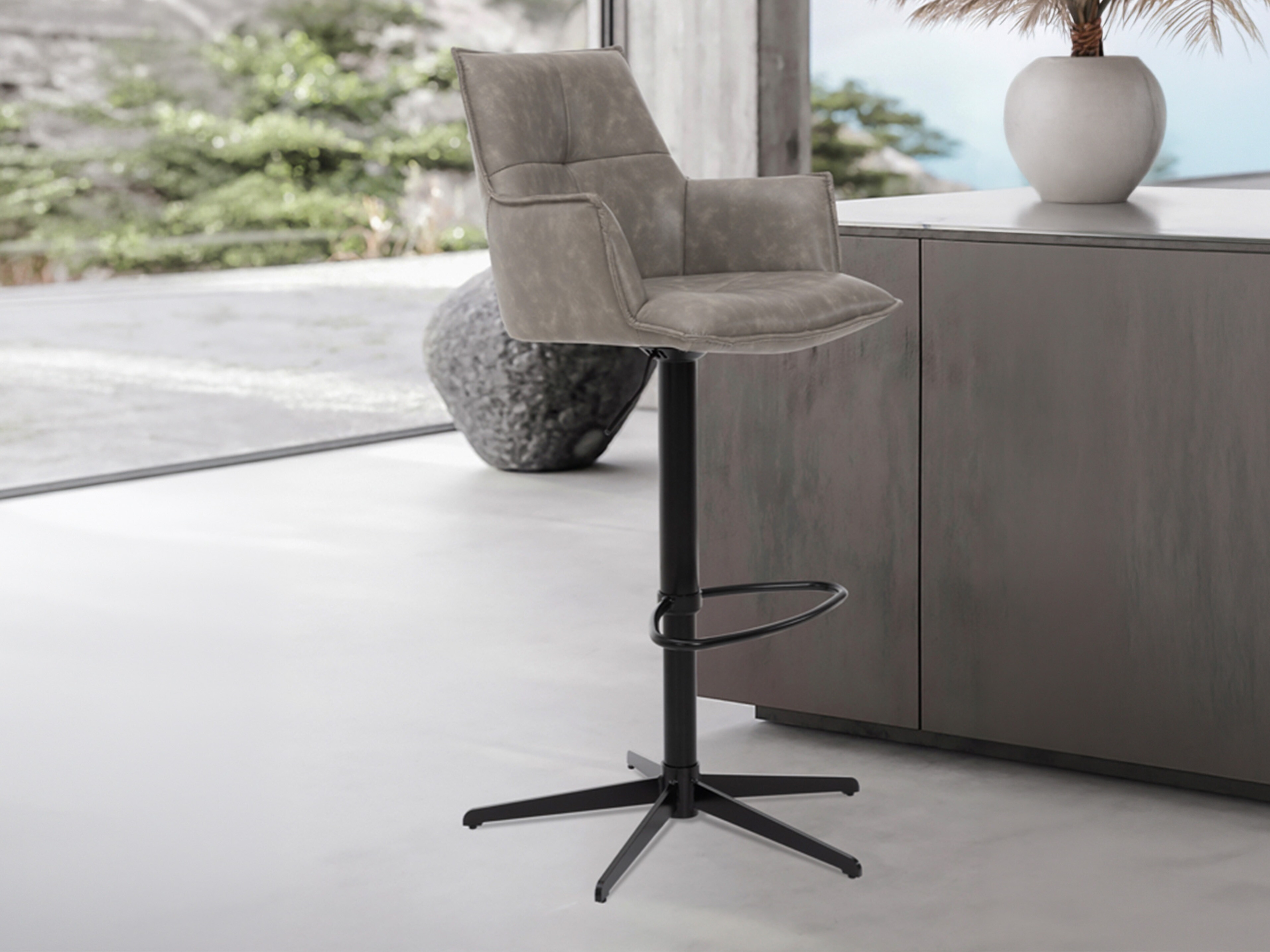 Counter stool Anaheim 134 (Grey beige)