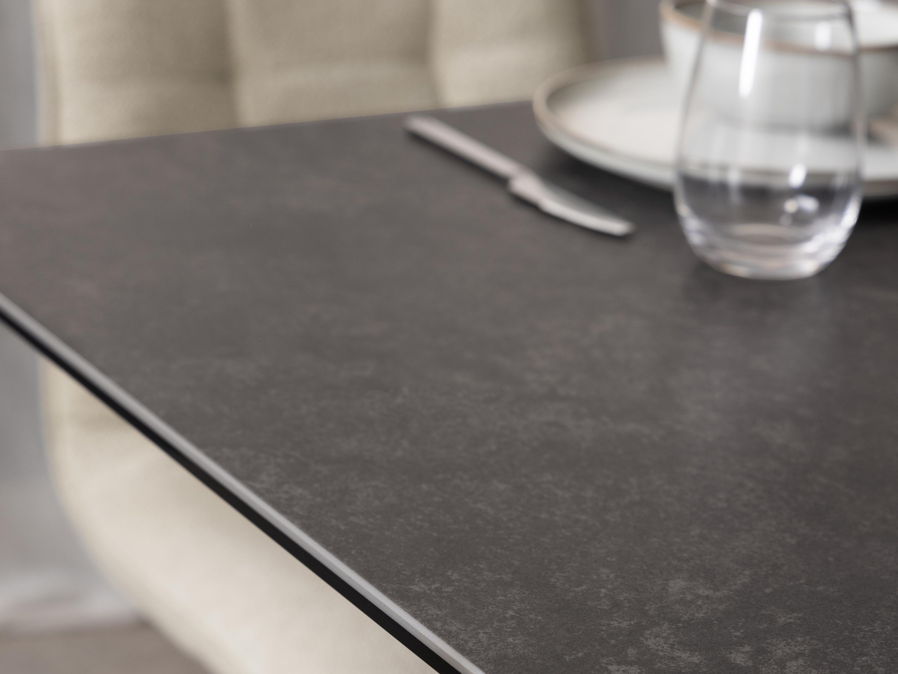 Table Norsica 685 (Black)