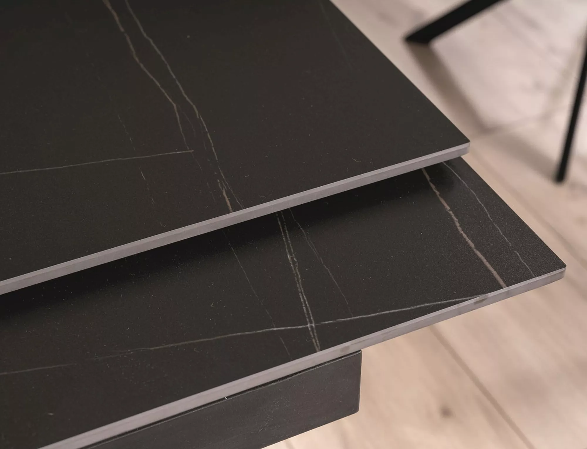 Table Detroit 996 (Black marble + Oak)
