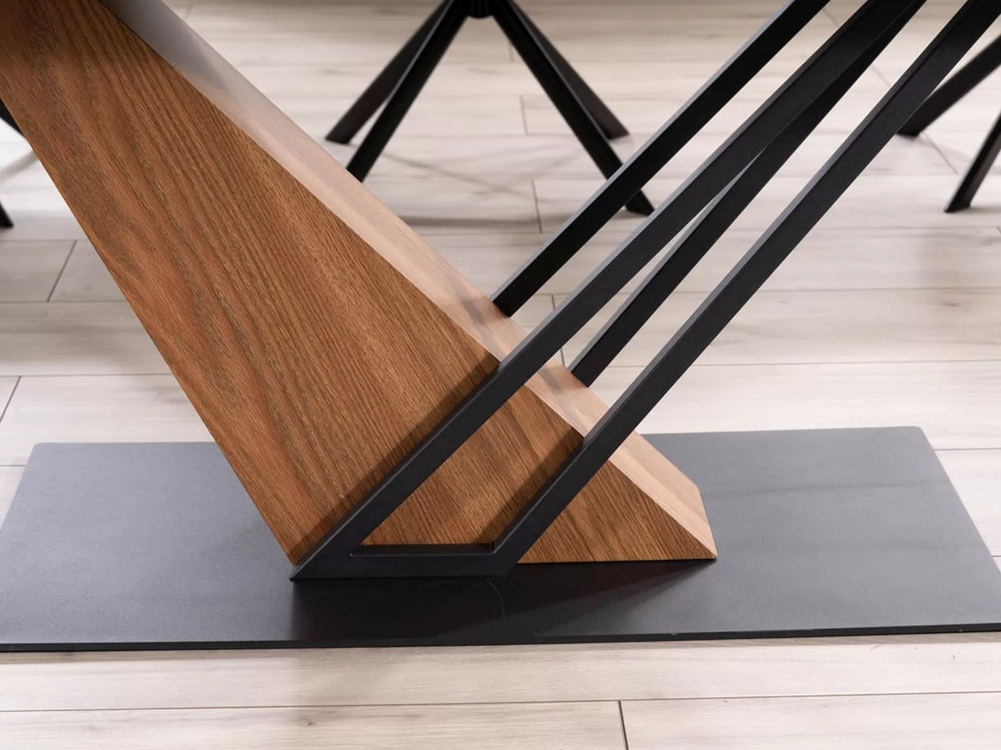 Table Detroit 996 (Black marble + Oak)