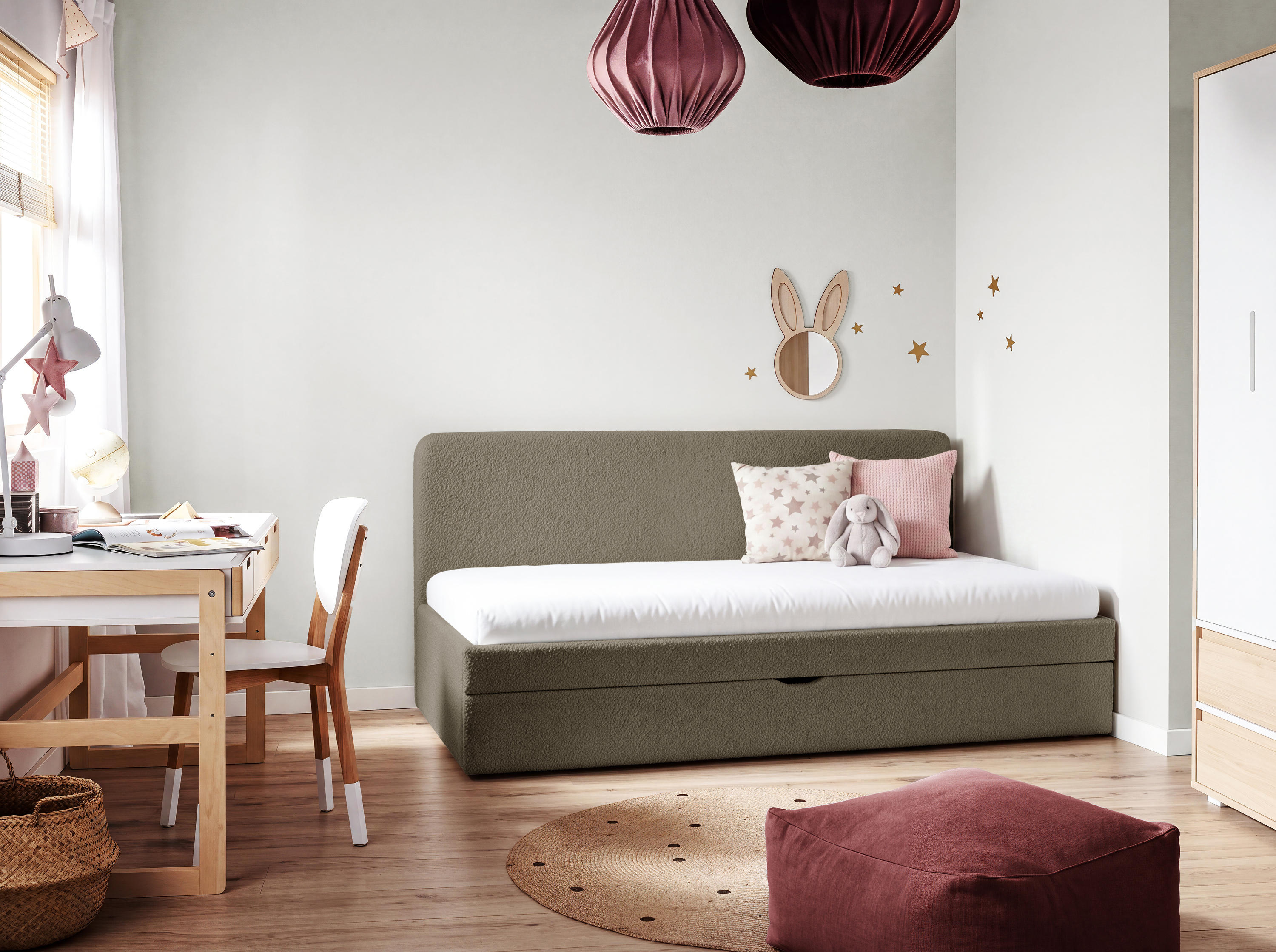 Bed Franklin 235